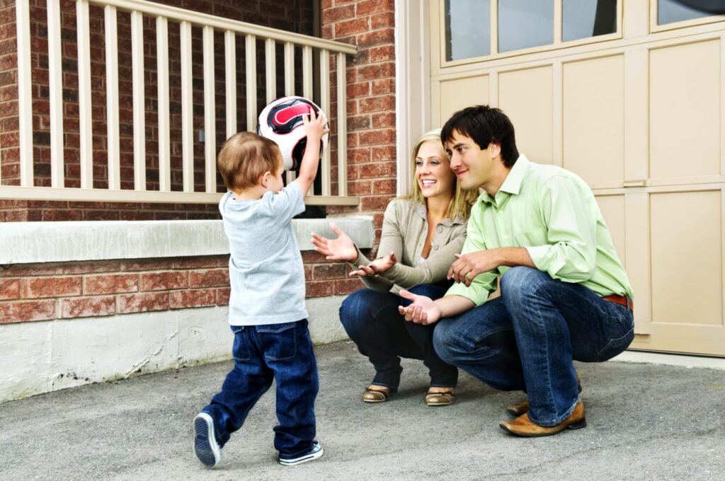 The Ultimate Guide to End Toddler Throwing Food - Kids Eat in Color